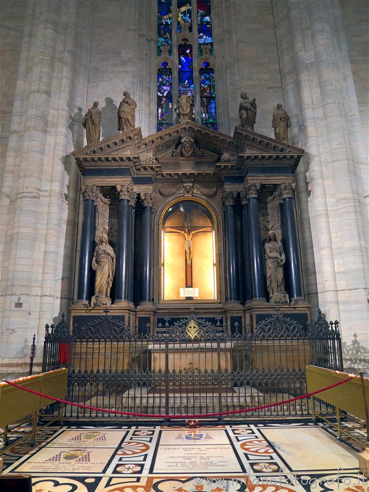 Milano - Altare del Crocifisso di San Carlo nel Duomo